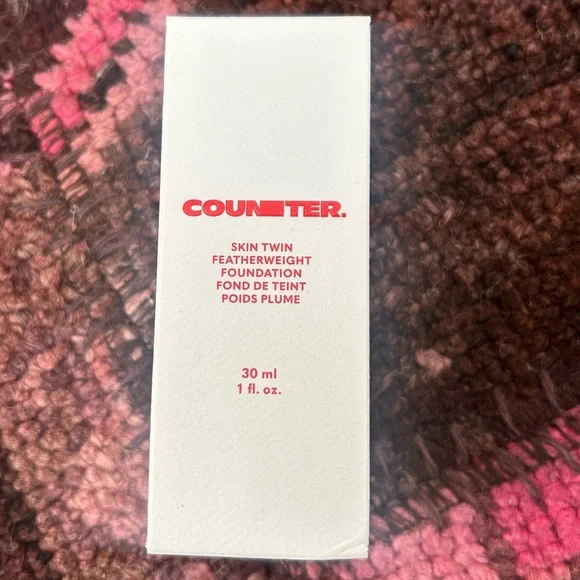 Beautycounter Skin Twin Featherweight Foundation 30ML in Light 240 - Picture 1 of 3